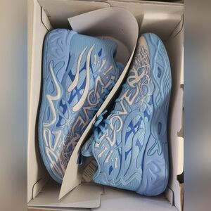 LaMelo Shoes (8.5) Men's